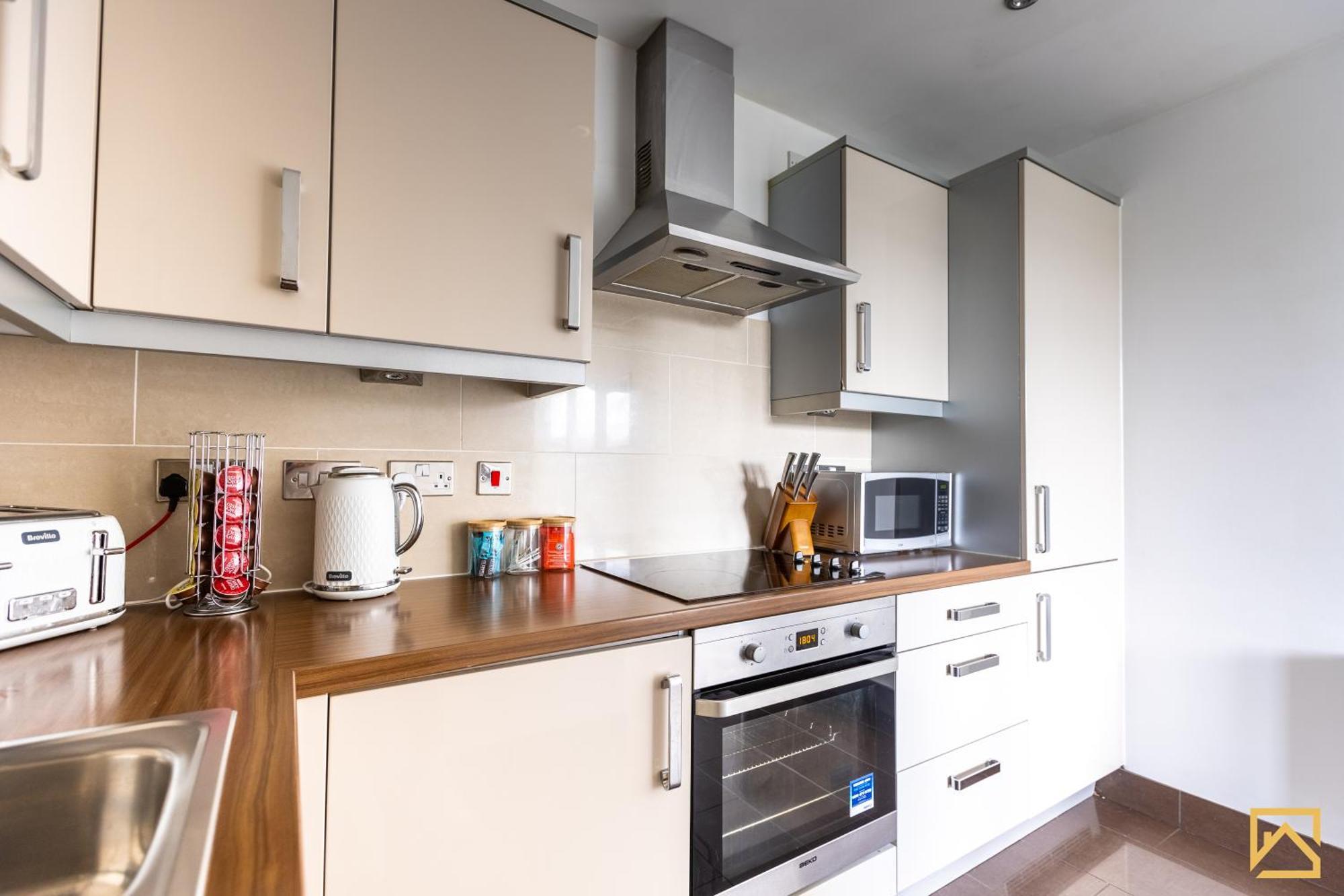 Luxury 2-Bed In Central Mk By Valore Property Services Milton Keynes Eksteriør billede