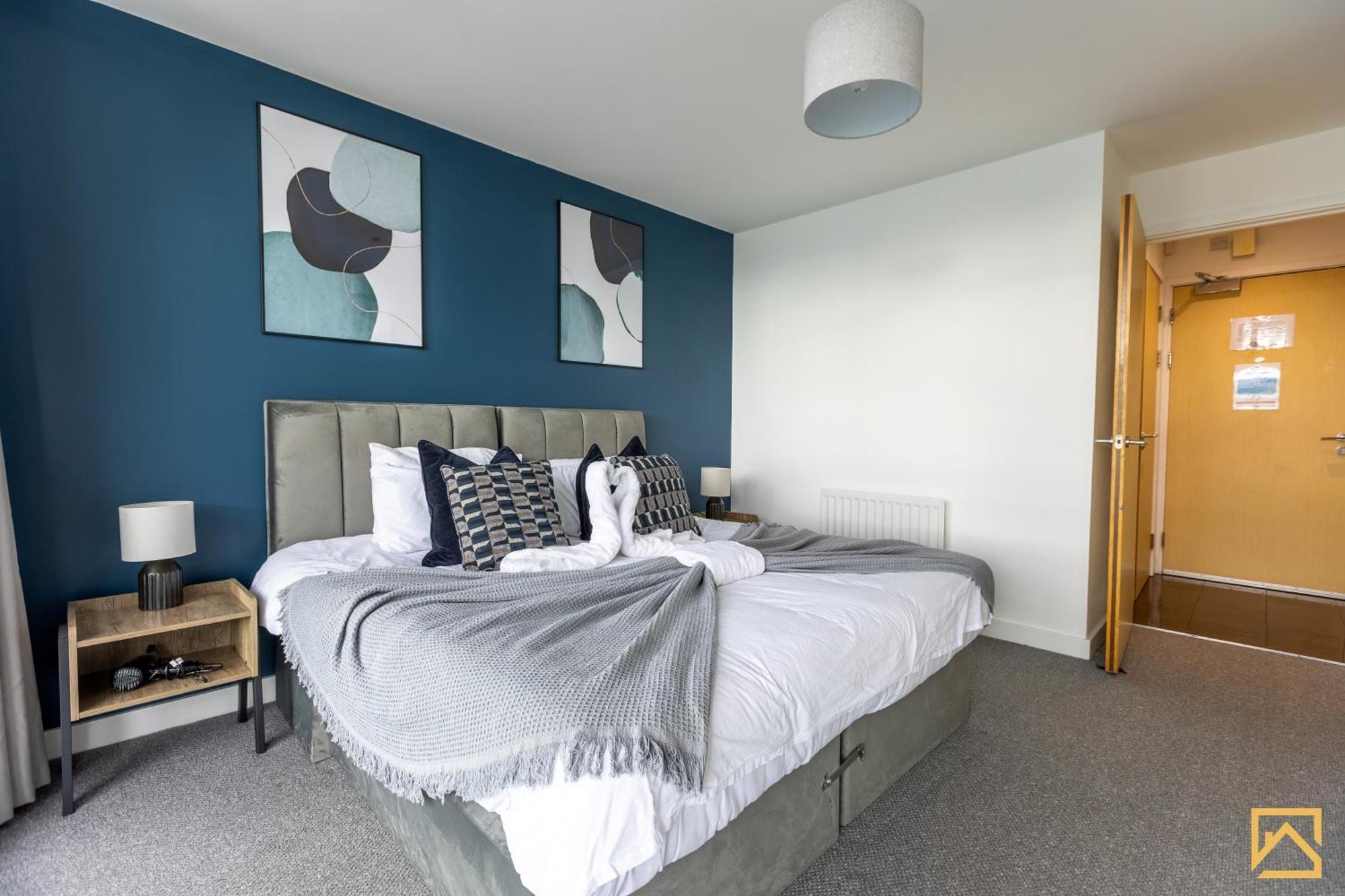 Luxury 2-Bed In Central Mk By Valore Property Services Milton Keynes Eksteriør billede