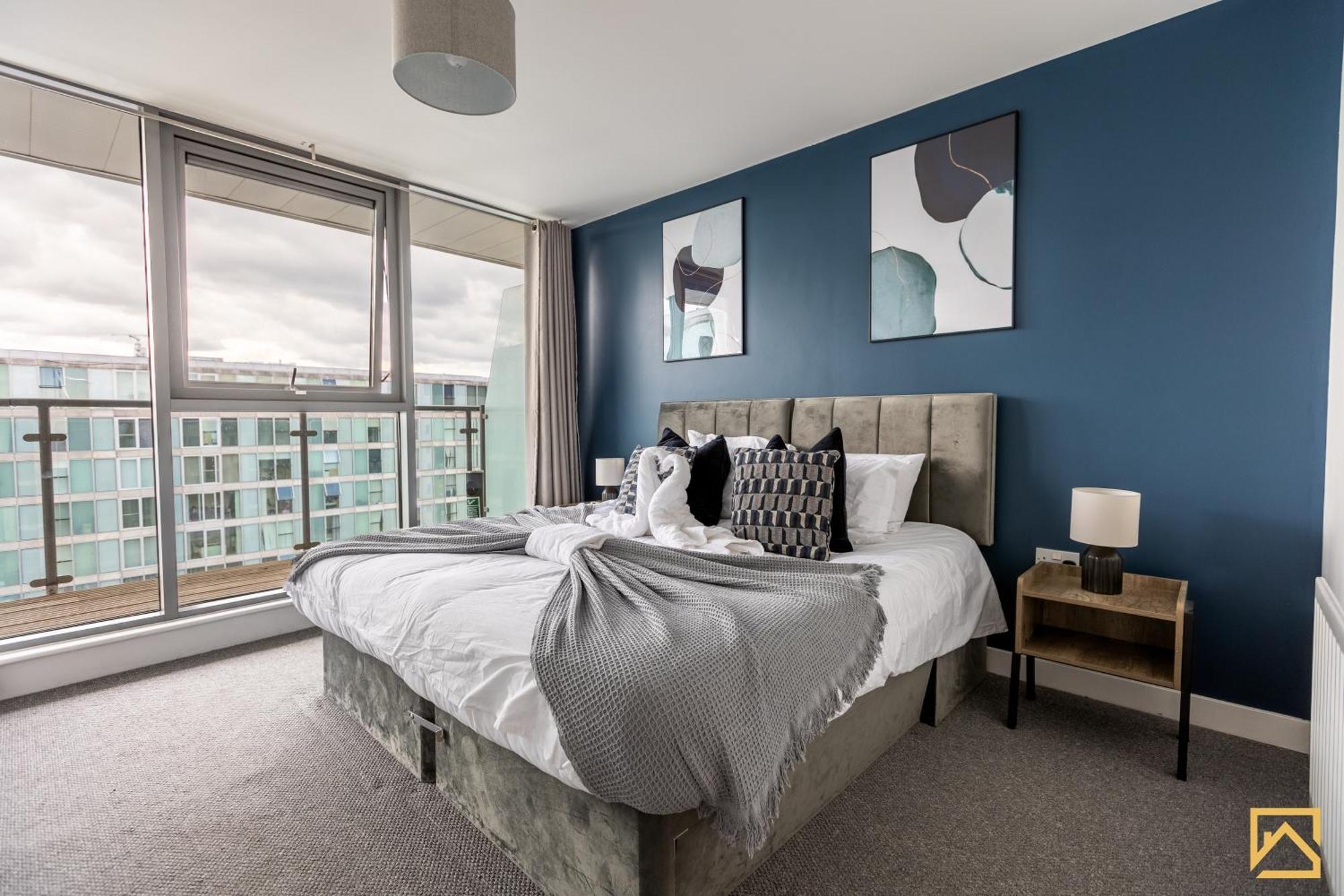 Luxury 2-Bed In Central Mk By Valore Property Services Milton Keynes Eksteriør billede