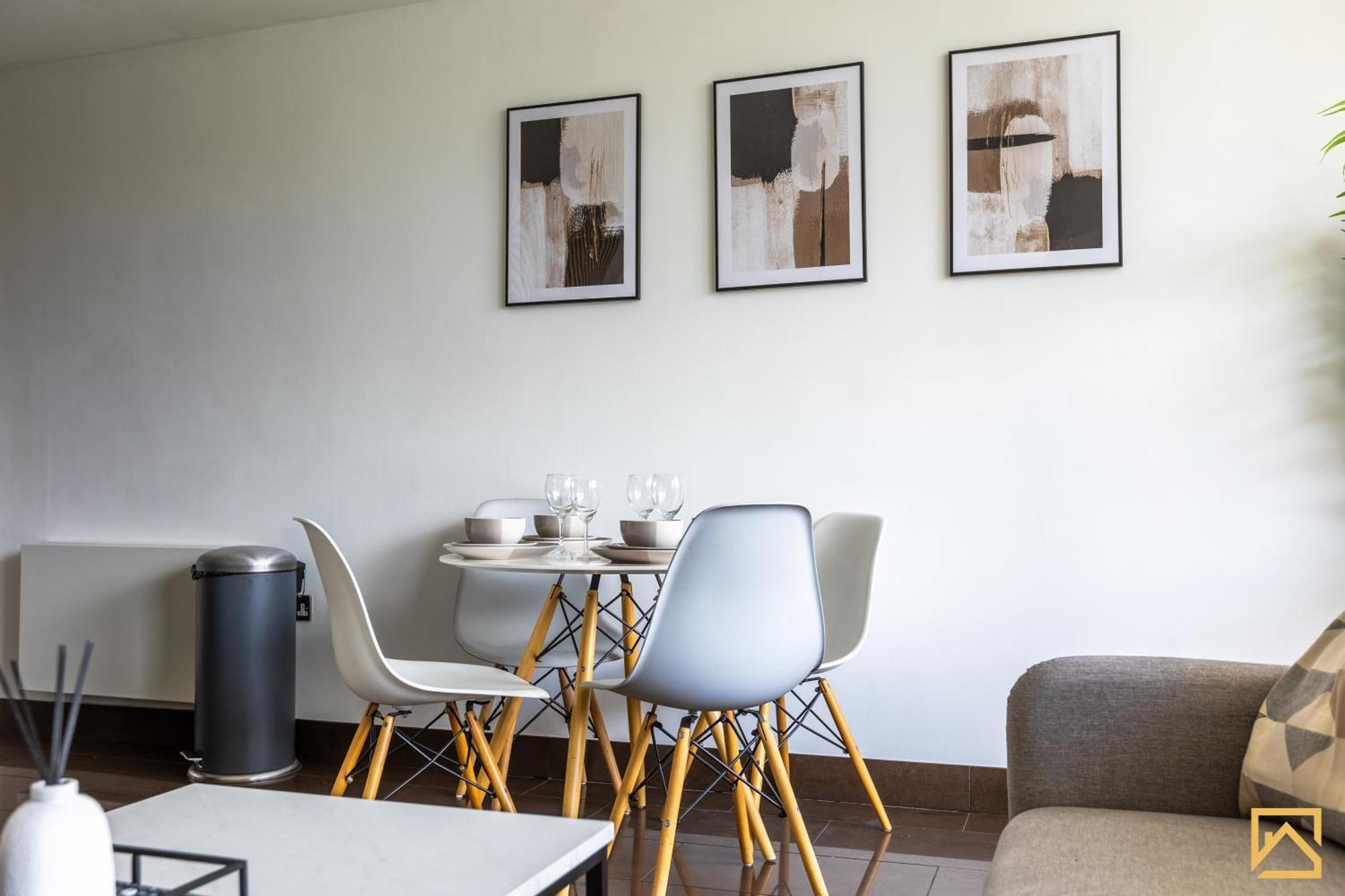 Luxury 2-Bed In Central Mk By Valore Property Services Milton Keynes Eksteriør billede